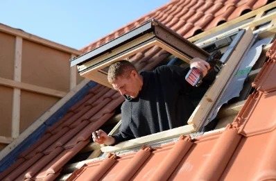 Pose de fenêtres de toit Velux à Sainte-Ramée